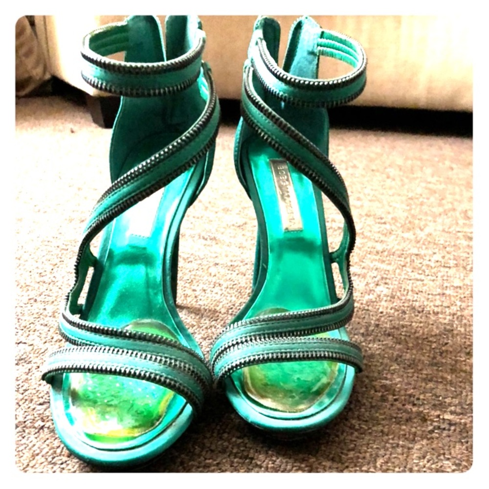 BCBG MAXIAZRIA HELLS